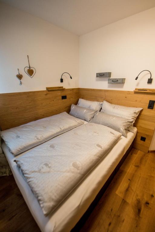 Postel nebo postele na pokoji v ubytování Leni´s Appartements