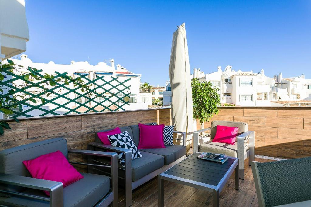 A seating area at Luxury Apartament in Marina
