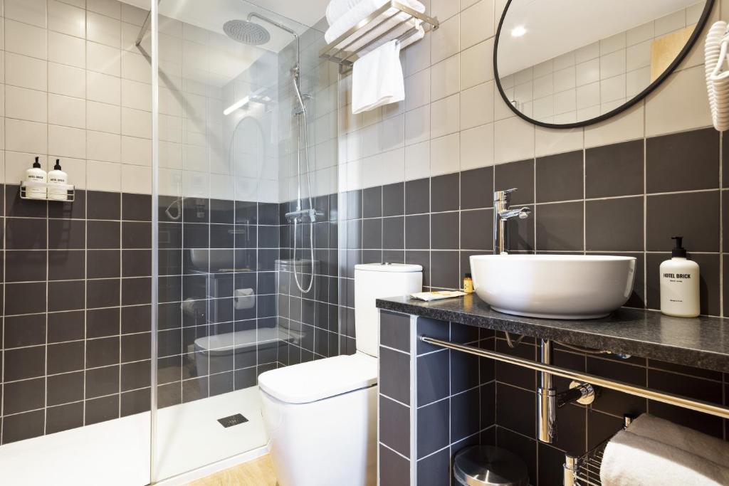 Hotel Brick Barcelona, Barcelona – Updated 2023 Prices