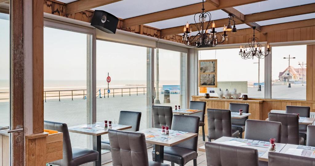 Restaurace v ubytování Hotel De Zeebries Budget