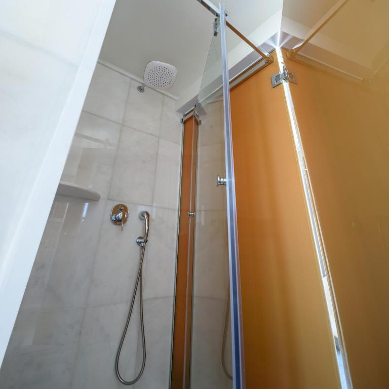 Koupelna v ubytování Fos DownTown Suites