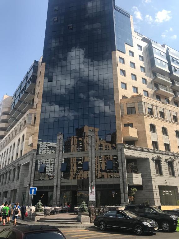 Byuzand Yerevan Apartment در ایروان