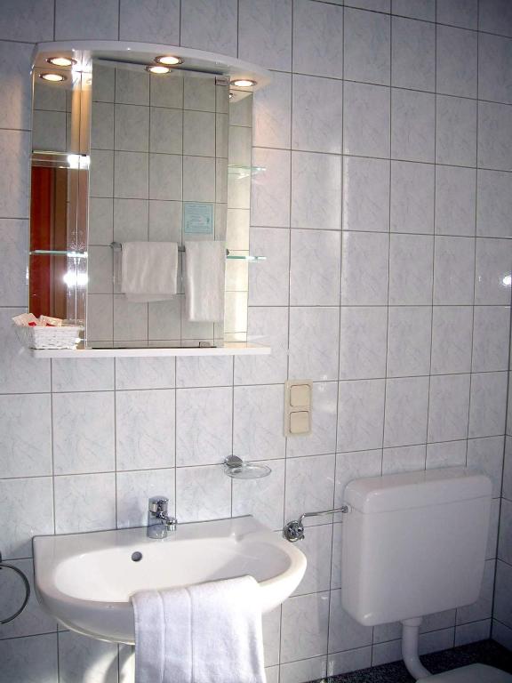 Hotel-Restaurant Zum Stern - Habitación Cuádruple Estándar