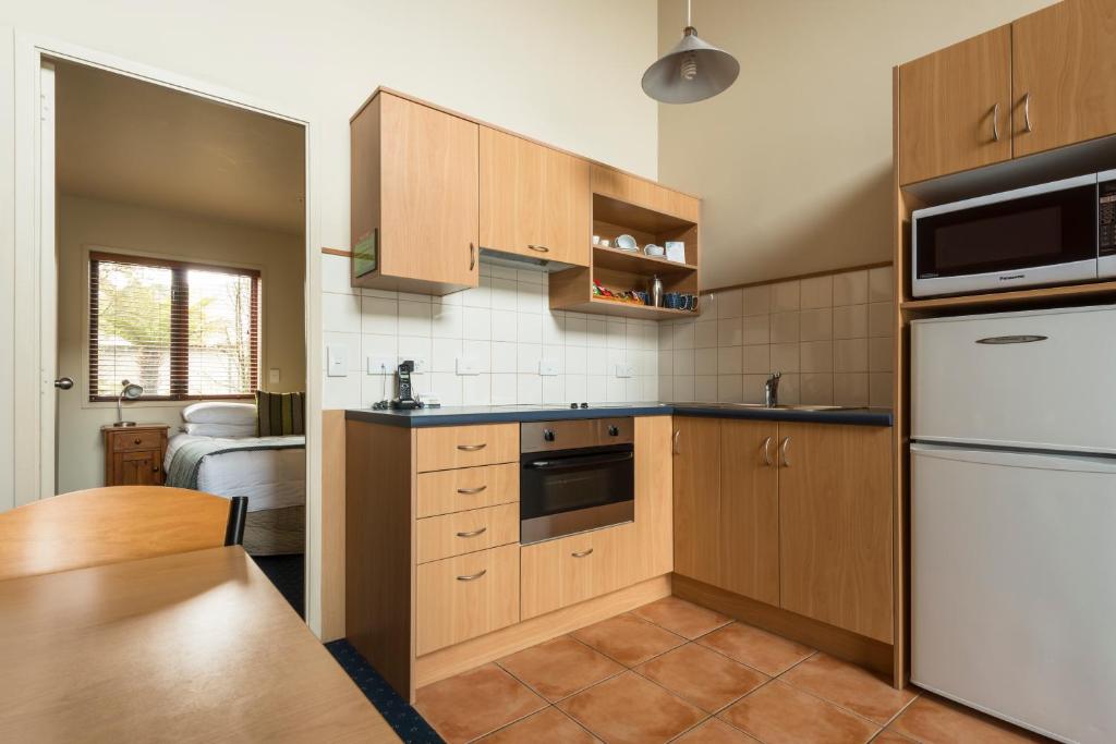 Kuchyň nebo kuchyňský kout v ubytování Glenfern Villas
