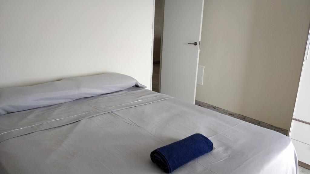 Postel nebo postele na pokoji v ubytování New Deluxe Stunned Seaview 2 bed Apt