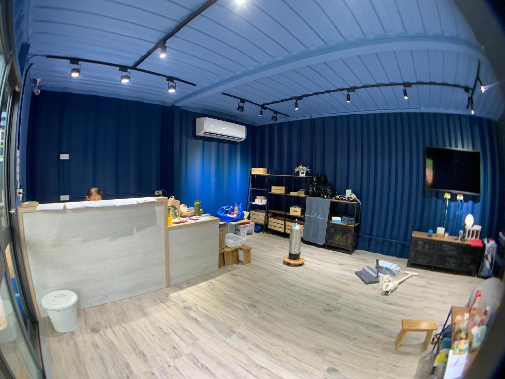 TV a/nebo společenská místnost v ubytování Liuqiu Dive Hostel