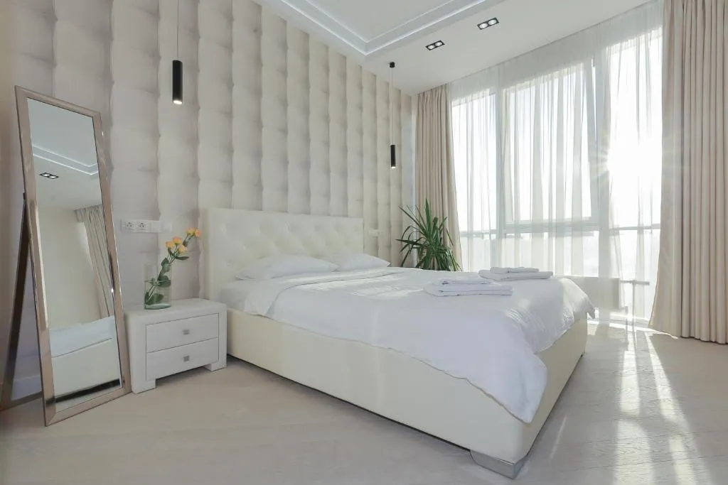 Black&White Apartment in Smart Plaza, Kiev, Ukraine