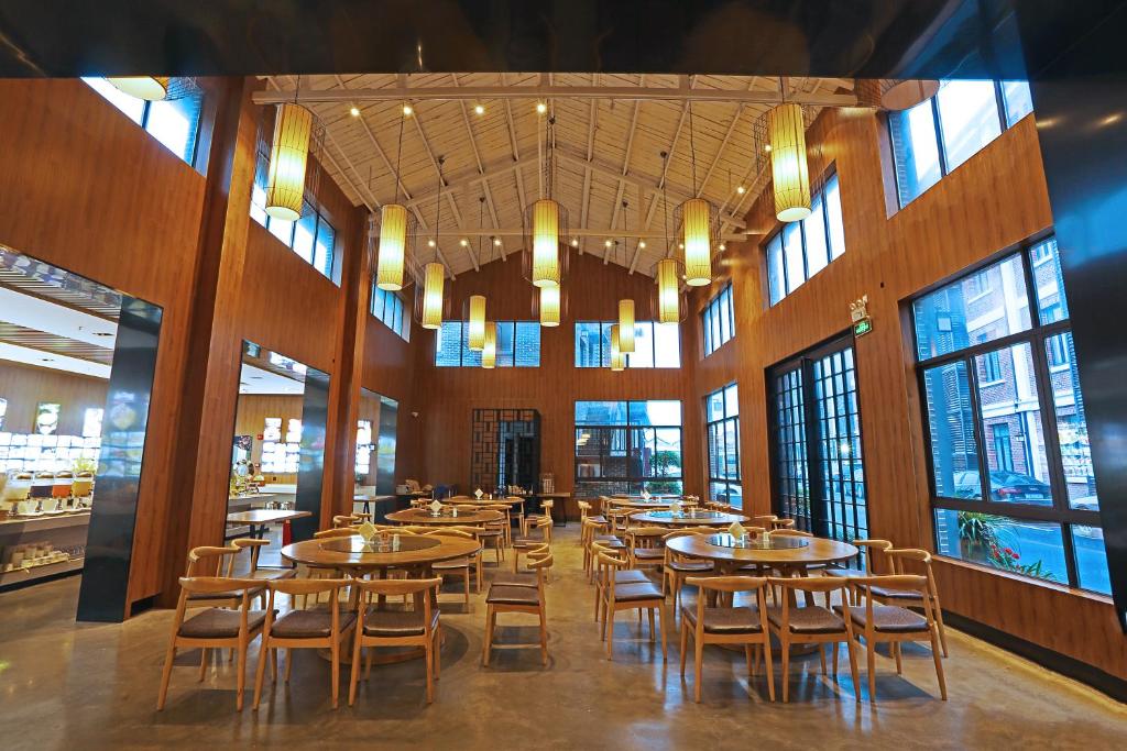 Restaurace v ubytování Lin Ting Holiday Hotel Pudong Airport