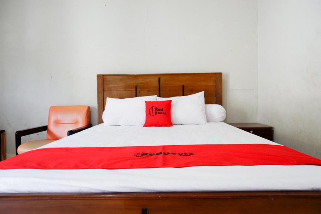 RedDoorz near Mutiara SIS Al Jufrie Airport Palu - 经济双人间