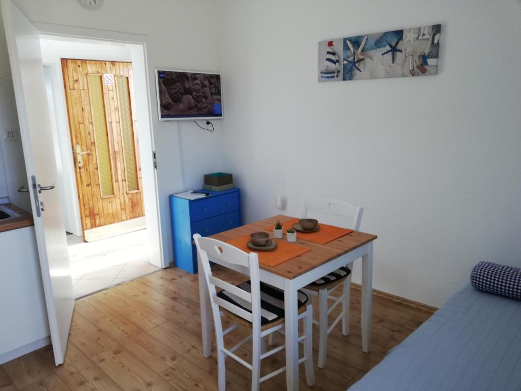 Zdjęcie z galerii obiektu Apartments Relax Punat w mieście Punat