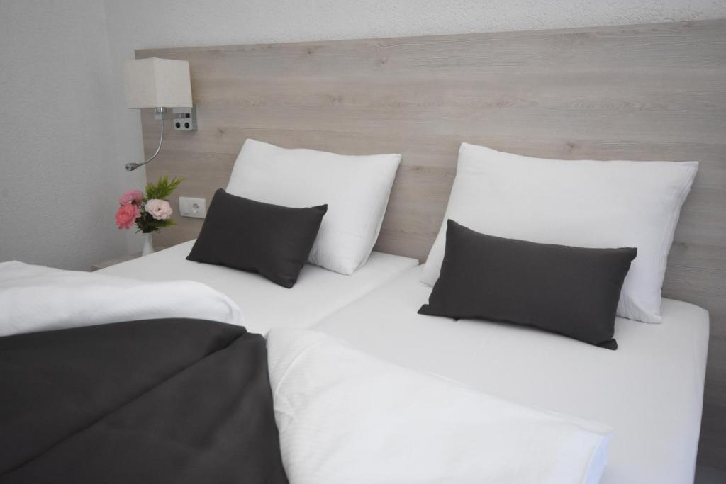 Hotel Mladost - Doppel- Oder Zwillingszimmer Mit Balkon