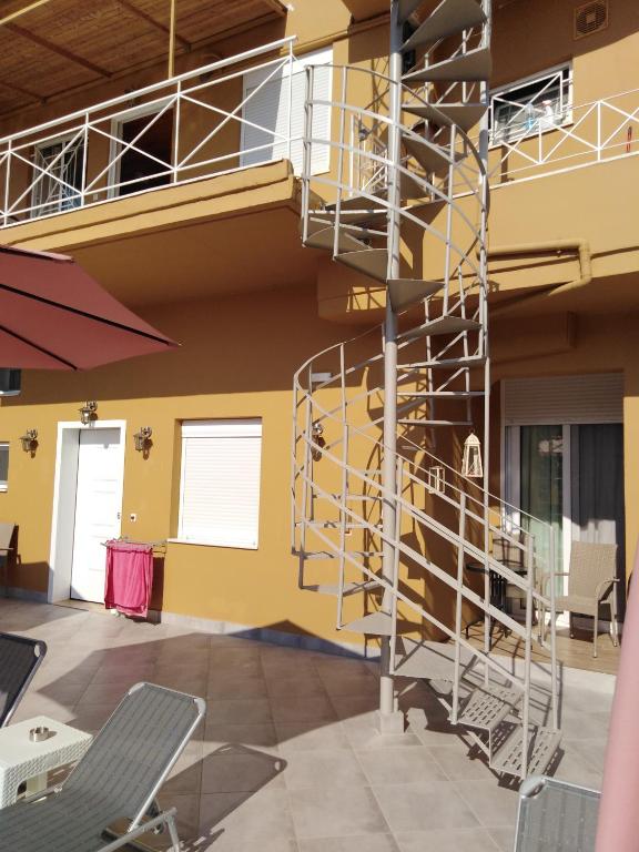 Souvlakis Pool Suites (S.P.S) - 18