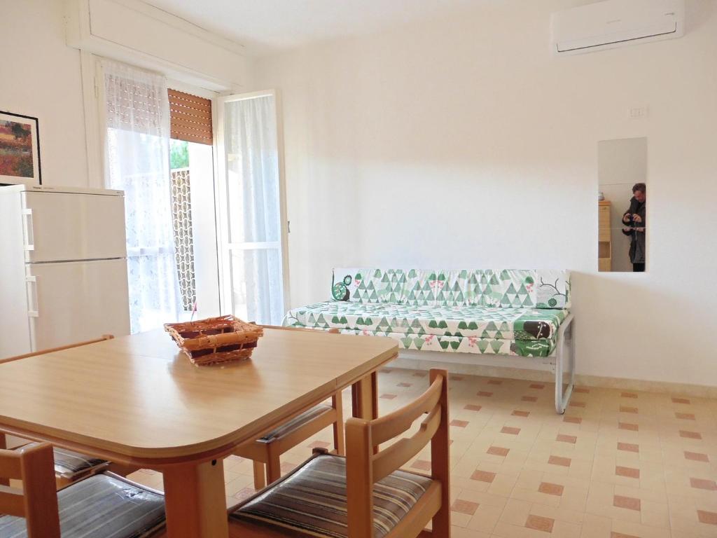 A kitchen or kitchenette at Appartamento Caravaggio