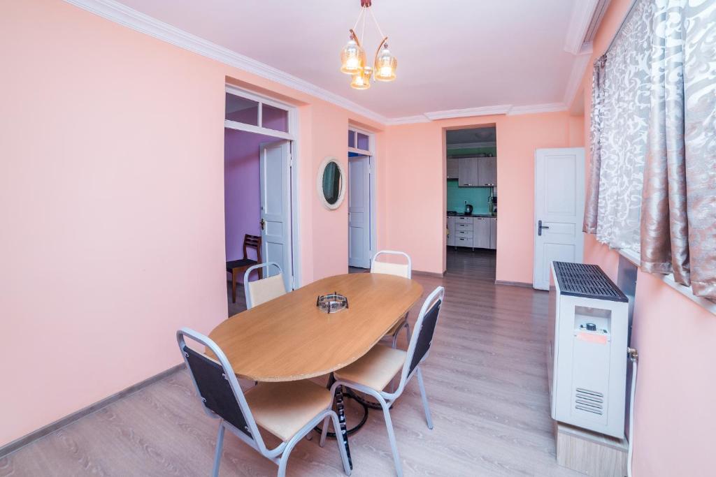 Kuchyň nebo kuchyňský kout v ubytování Nukri Guest House