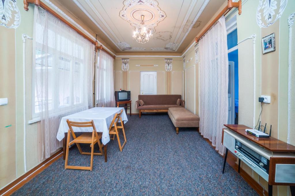 Postel nebo postele na pokoji v ubytování Nukri Guest House
