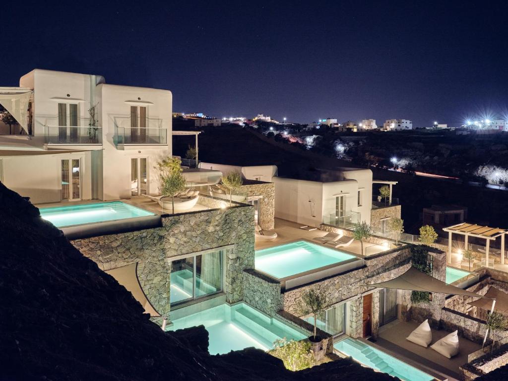 Bazén v ubytovaní Arcs Suites & Residences alebo v jeho blízkosti