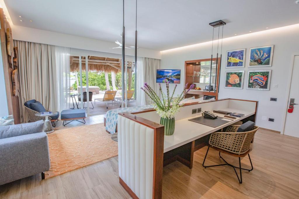 Emerald Maldives Resort & Spa-Deluxe All Inclusive - 9