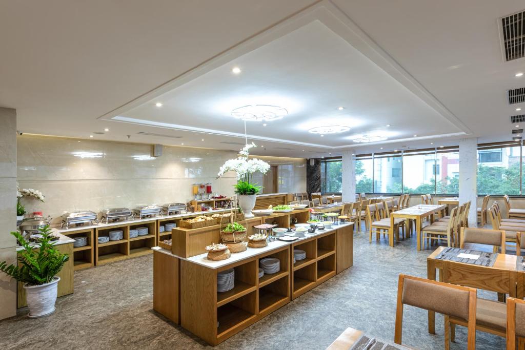 Restaurace v ubytování Greenery Hotel