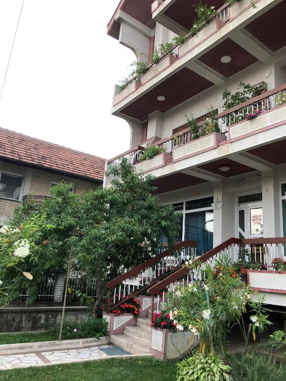 Balkón nebo terasa v ubytování Swiss Hostel