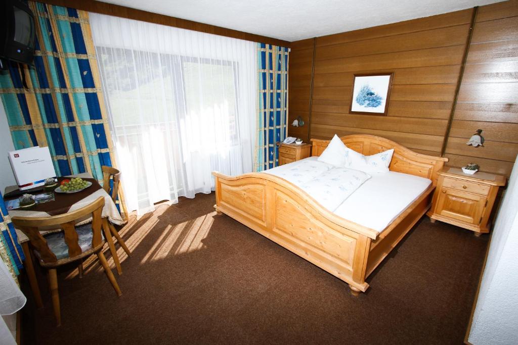 Pension Charly - Double Room With Balcony
