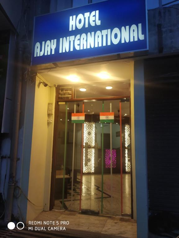Certifikát, hodnocení, plakát nebo jiný dokument vystavený v ubytování Hotel Ajay International