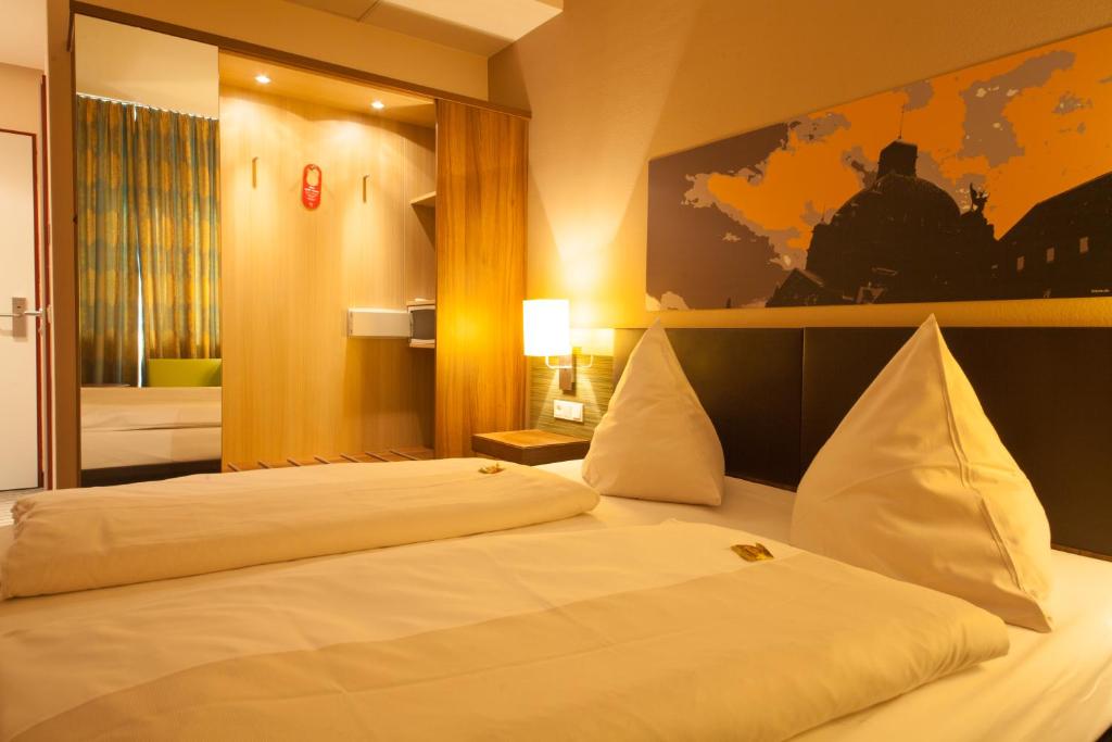 Novina Hotel Tillypark - Resim 25