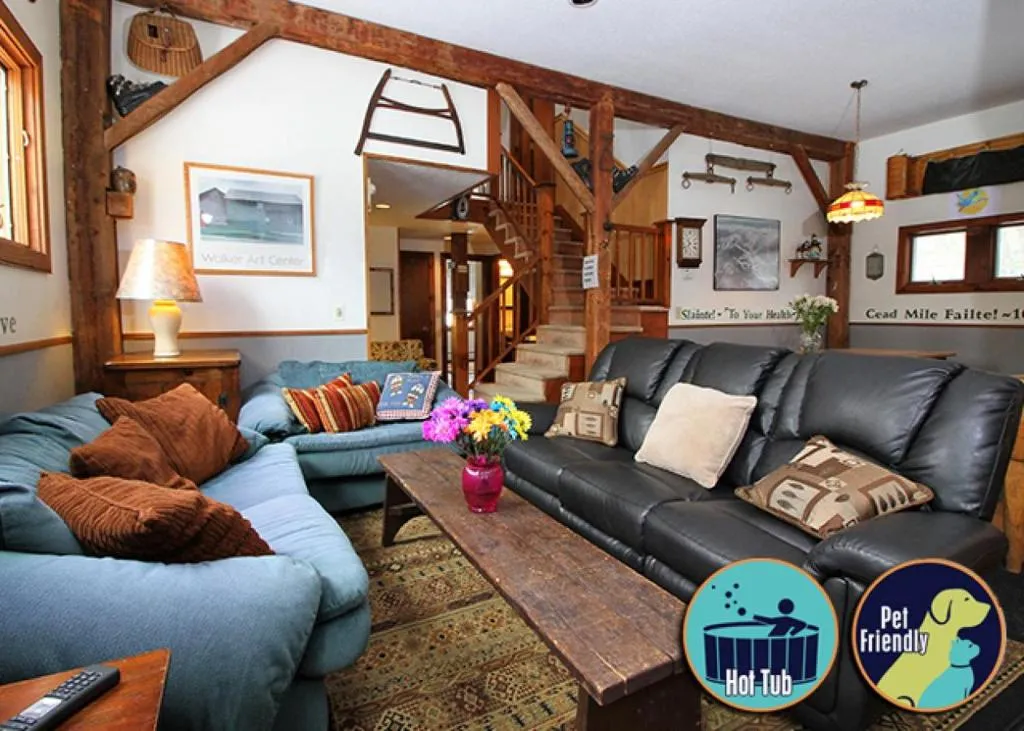 Chestnut Farm, Plymouth, United States