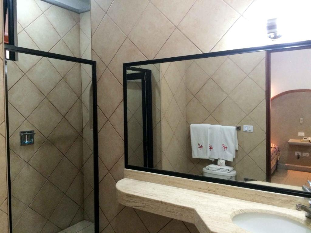 Koupelna v ubytování Hotel Fenix