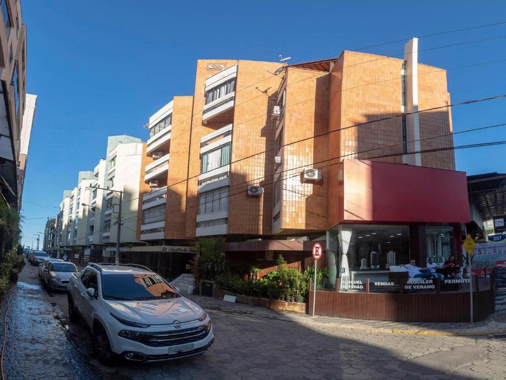  Aluguel Apartamento 2 quartos sendo 1 suíte Itapema/SC