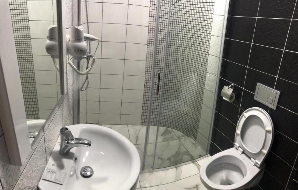 Отель CONTINENTAL - Housity
