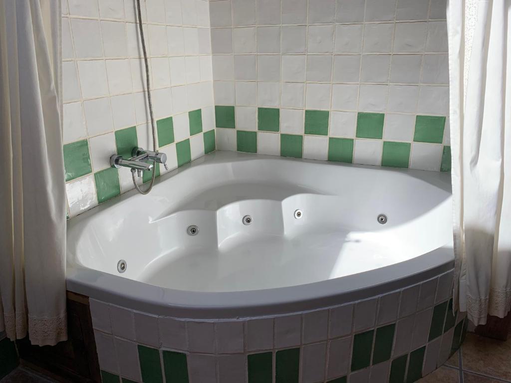 Jacuzzi Casa Rural Habitaciones Rurales La Vertedera I Salamanca