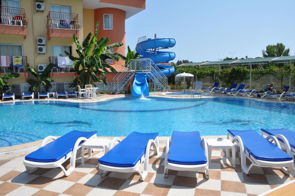 Bazén v ubytování Yavuzhan Hotel nebo v jeho okolí