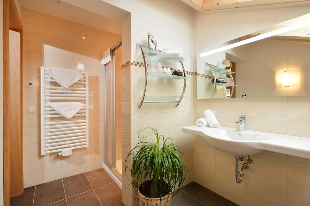 Koupelna v ubytování Hotel Reitlwirt