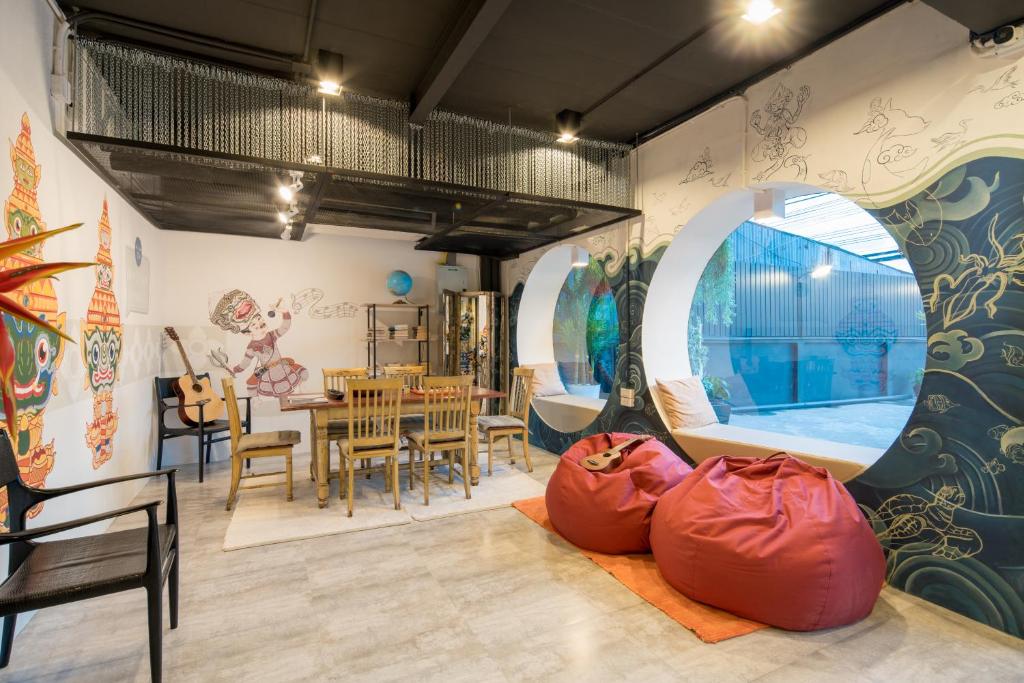 Posezení v ubytování Hanuman VIP Hostel - SHA Plus