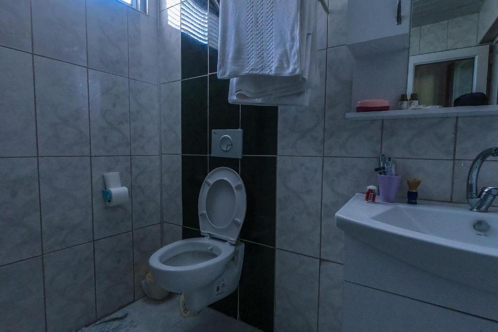 Koupelna v ubytování Marin Hotel