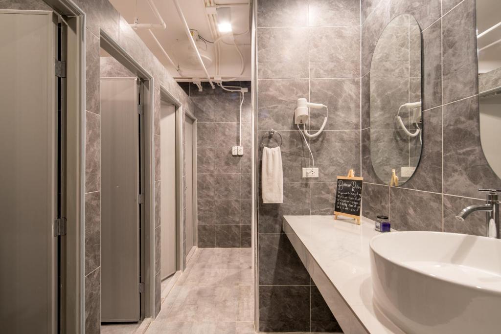 Hanuman VIP Hostel - 14