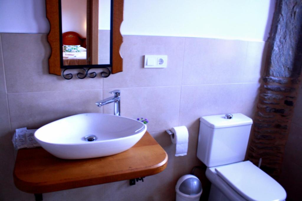 A bathroom at Casa do Horreo