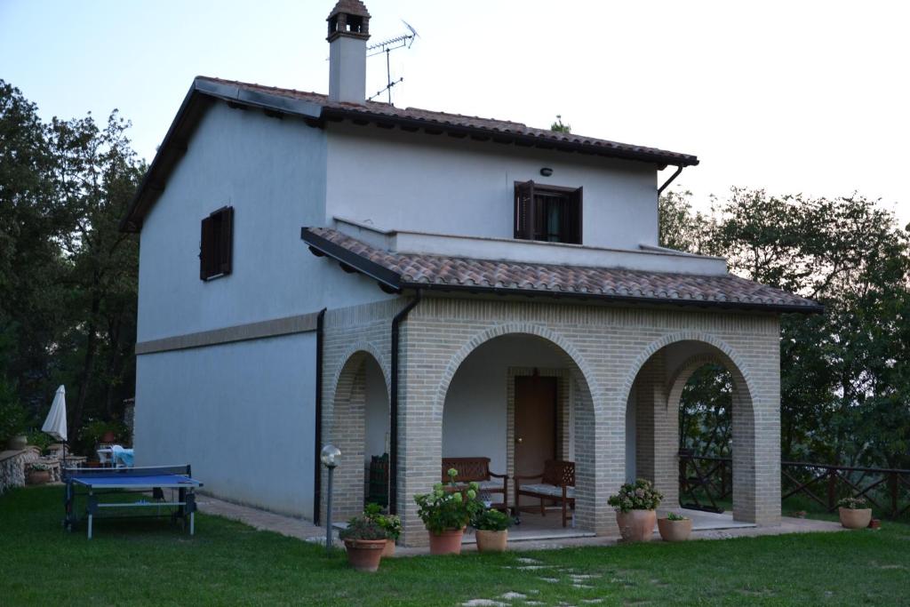 A garden outside Casa di Romano