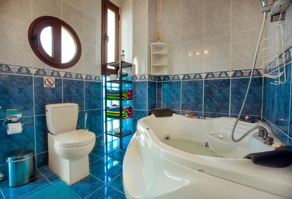 Koupelna v ubytování Kallinousa Beach Villa