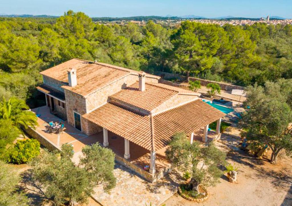 Bazén v ubytování Finca Isabel y Guillermo con posibilidad de piscina climatizada nebo v jeho okolí