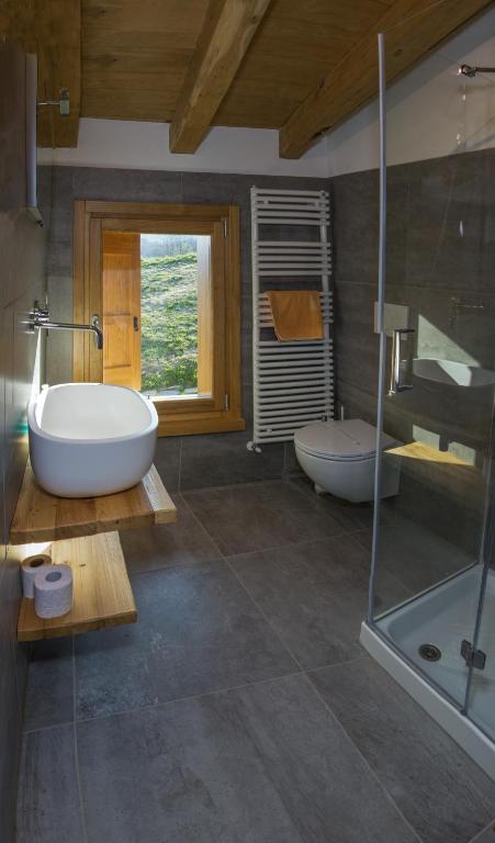A bathroom at Albergo Diffuso Balcone sul Friuli