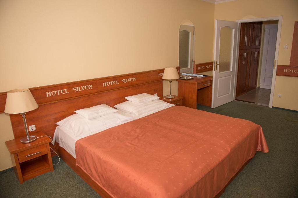 Hotel Silver - Budget Twin Room - Bio-Comfort Building