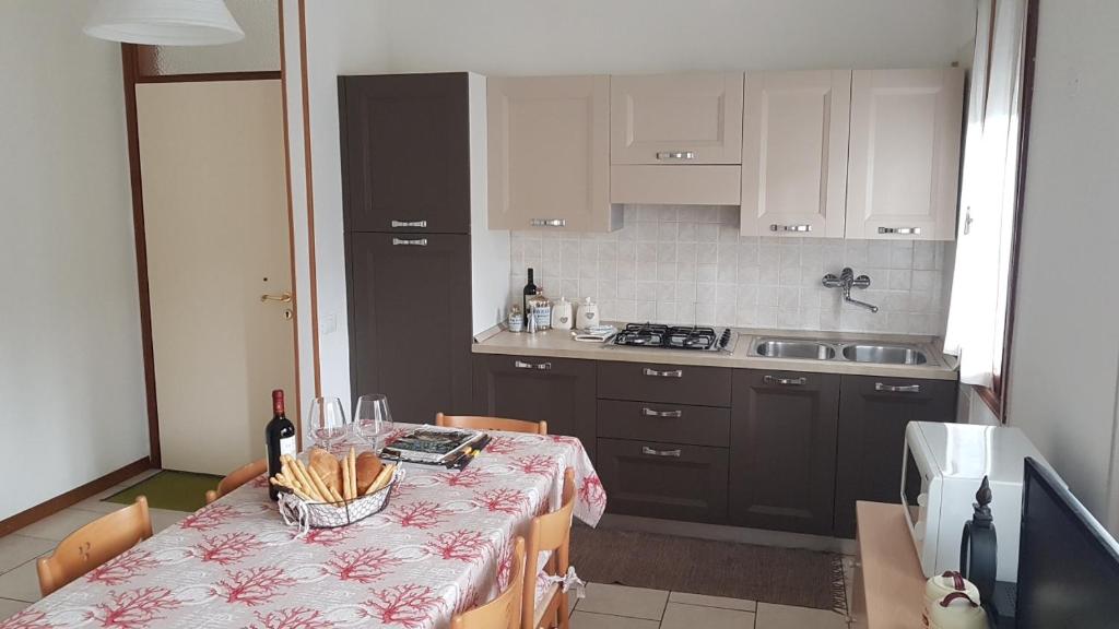 Kuchyň nebo kuchyňský kout v ubytování Villa Gardenia