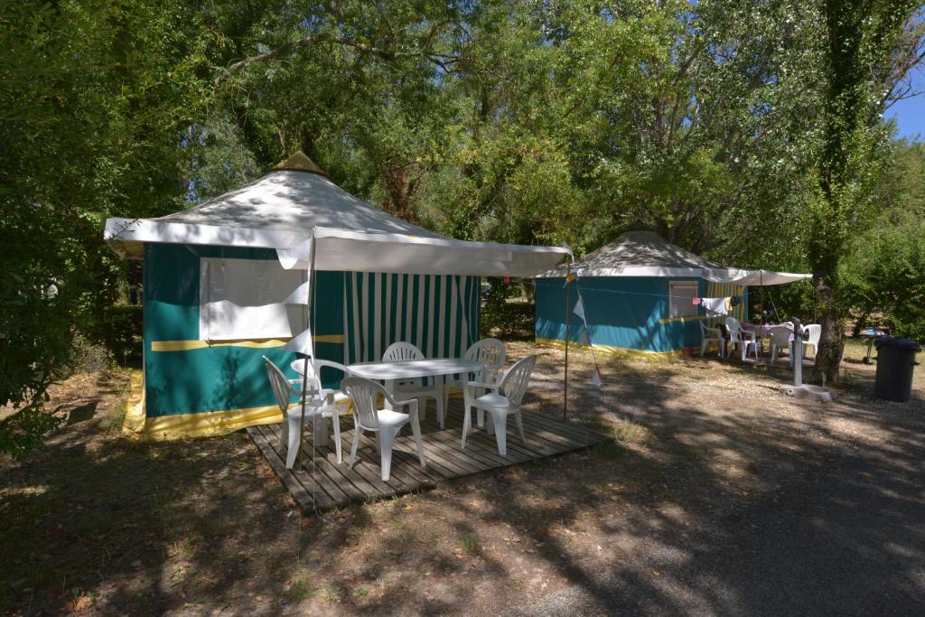 Fotografie z fotogalerie ubytování Camping La Combe v destinaci Barjac