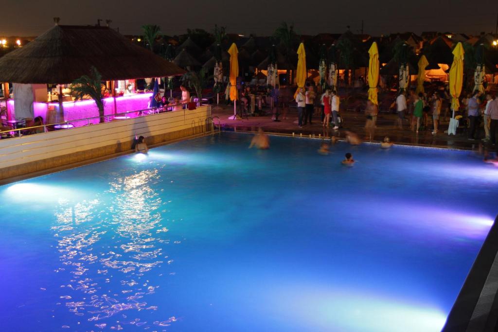 Bazén v ubytování Kengur Resort nebo v jeho okolí