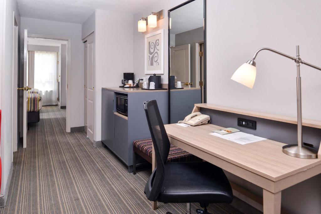 Country Inn & Suites by Radisson, Tinley Park, IL - Suite De Un Dormitorio Con Cama Tamaño Queen