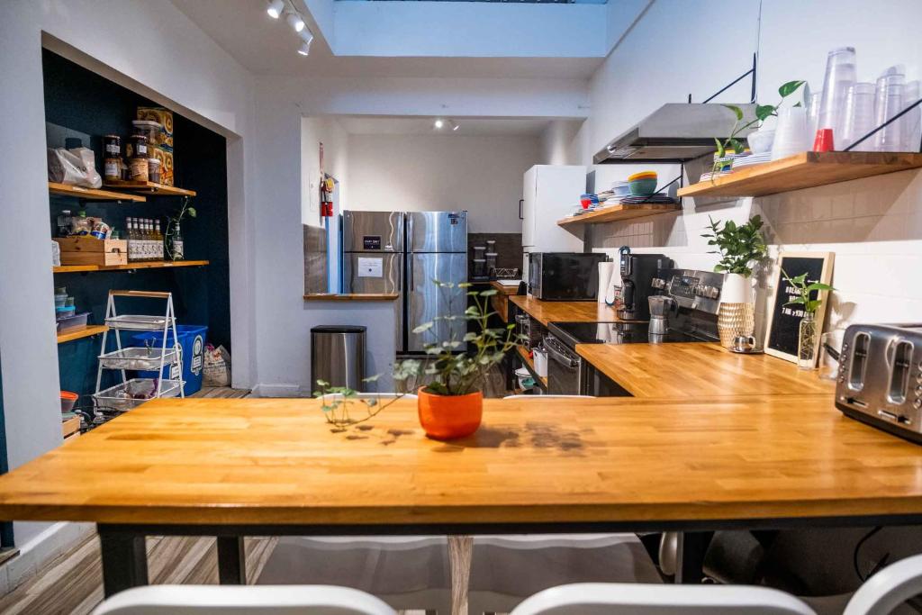 Kuchyň nebo kuchyňský kout v ubytování Santurcia Hostel