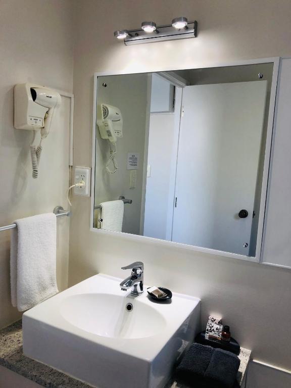 Tudor Court Motor Lodge - Resim 34