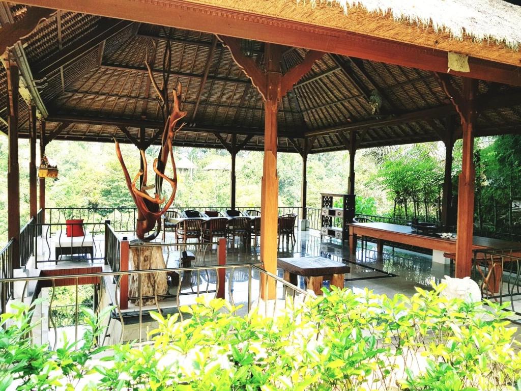 Restaurace v ubytování The Allure Ubud Villas