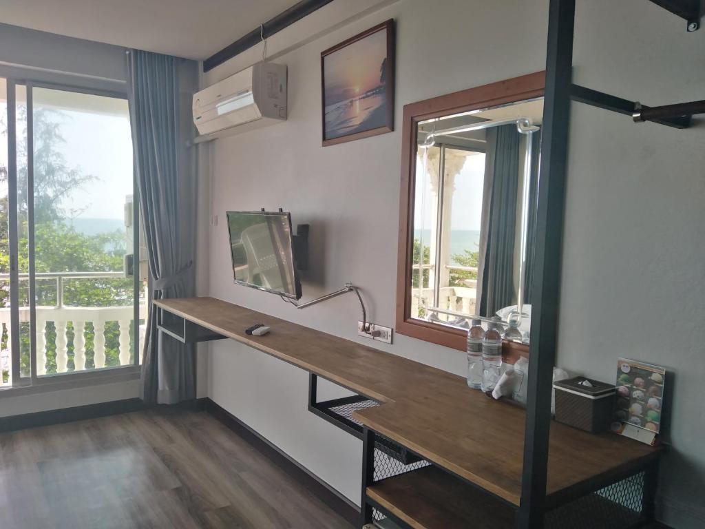 Pimpimarn Hotel - 标准的双人或双人室带有海景
